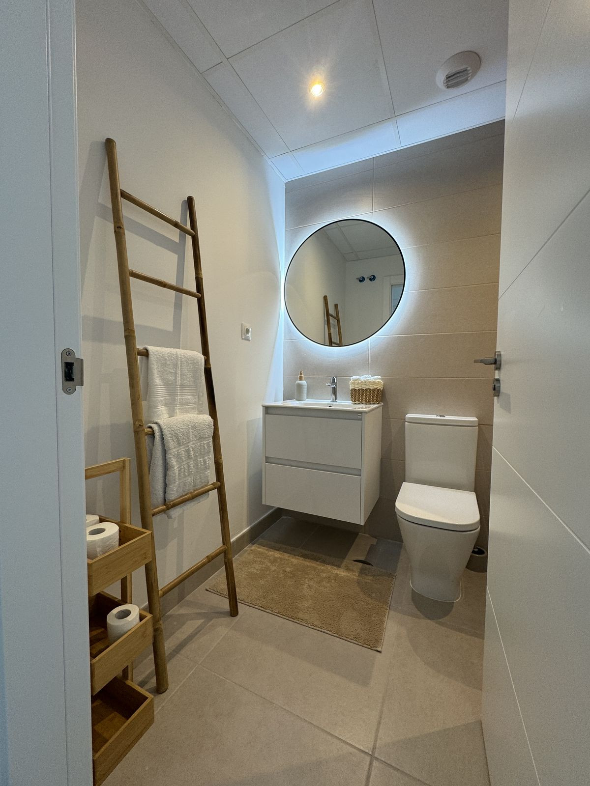 9993758924da6d298f335fadc5b9a17d - 16