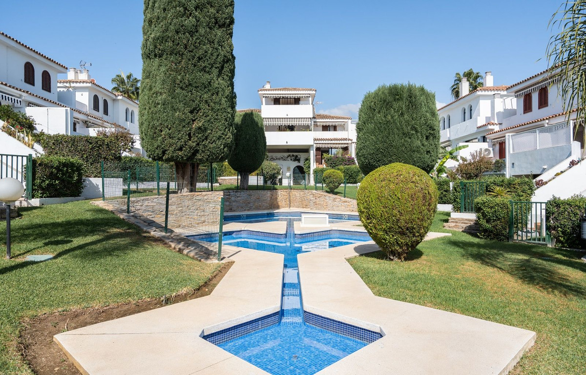 9a23957751adeadc8b5e2ff3e3f0c8d0 - 33