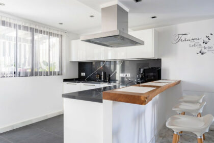 9a23957751adeadc8b5e2ff3e3f0c8d0 - 8