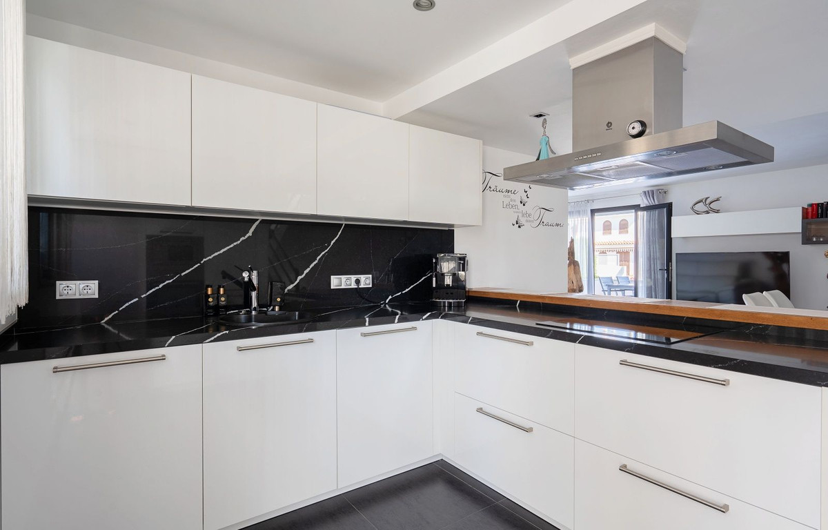 9a23957751adeadc8b5e2ff3e3f0c8d0 - 9