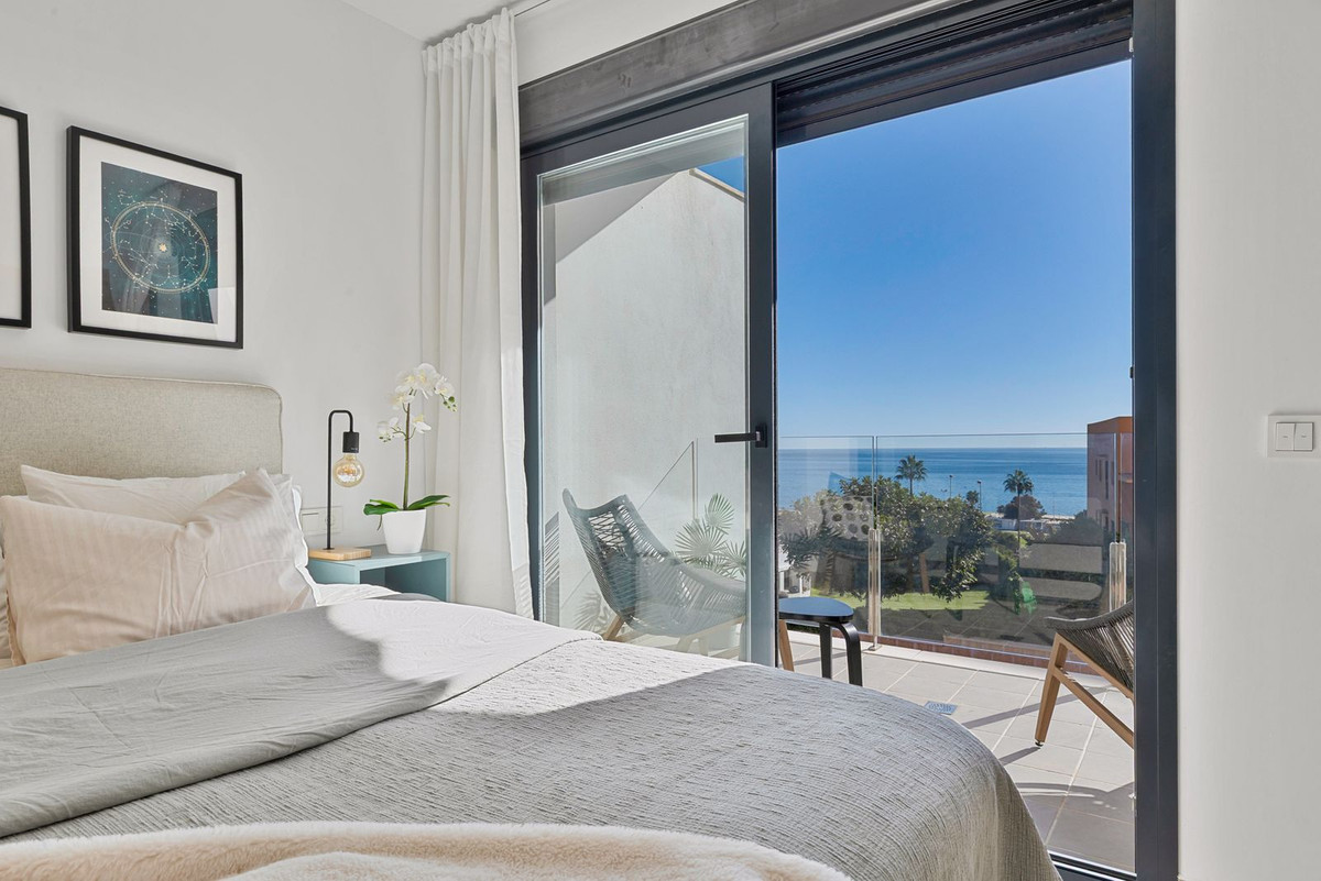 9ab61e68509795c2d2152319d8af9476 - 2