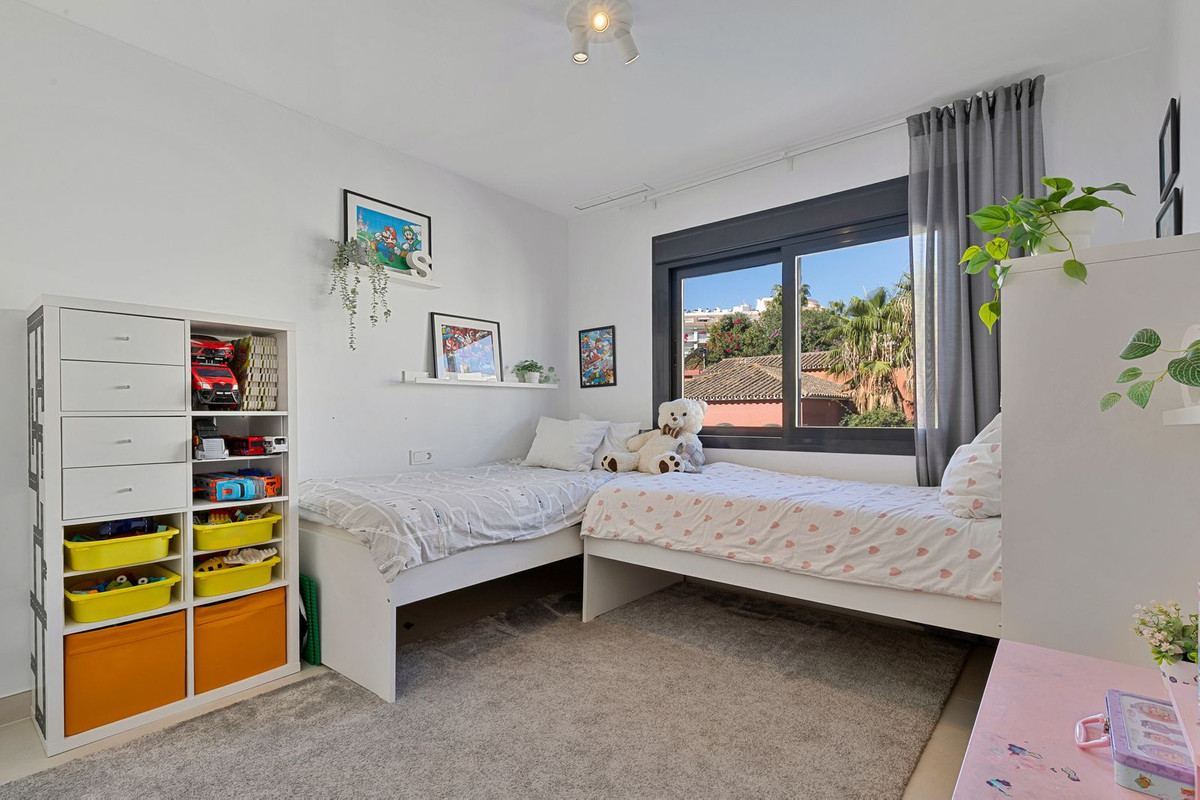 9ab61e68509795c2d2152319d8af9476 - 23