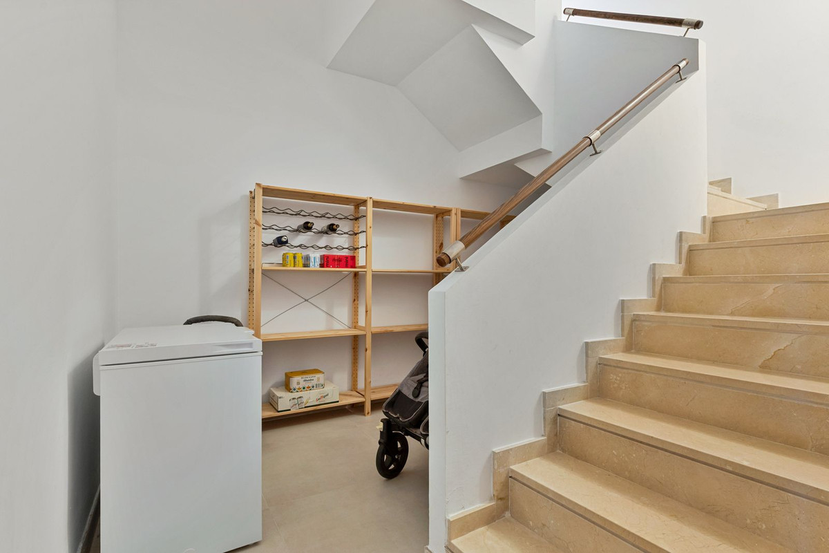 9ab61e68509795c2d2152319d8af9476 - 25