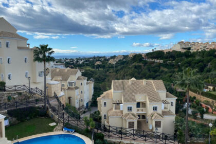 9b61f4d22c570f611ff3ebc00728dce9 - 24