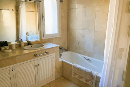 9b61f4d22c570f611ff3ebc00728dce9 - 4