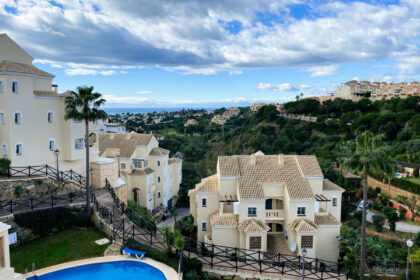 9b61f4d22c570f611ff3ebc00728dce9 - 40