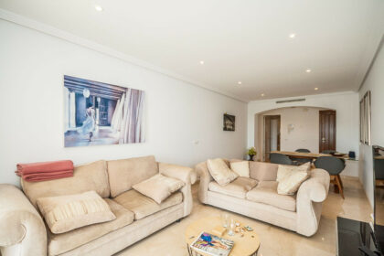 9c14b3524a1b08791ef8cbc1cdff8bee - 14