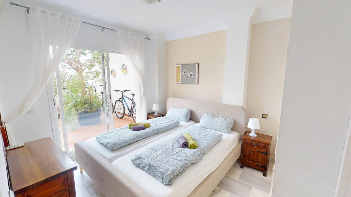 9ccf60f0385178fd6393351141e0e439 - 12