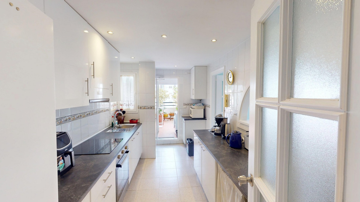 9ccf60f0385178fd6393351141e0e439 - 16