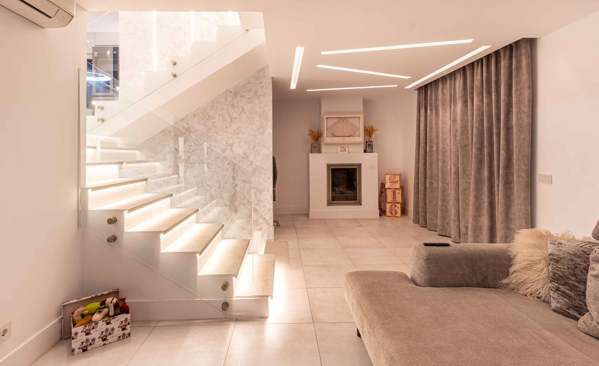 9d56d1a56d8497263d44601fb87822cb - 13