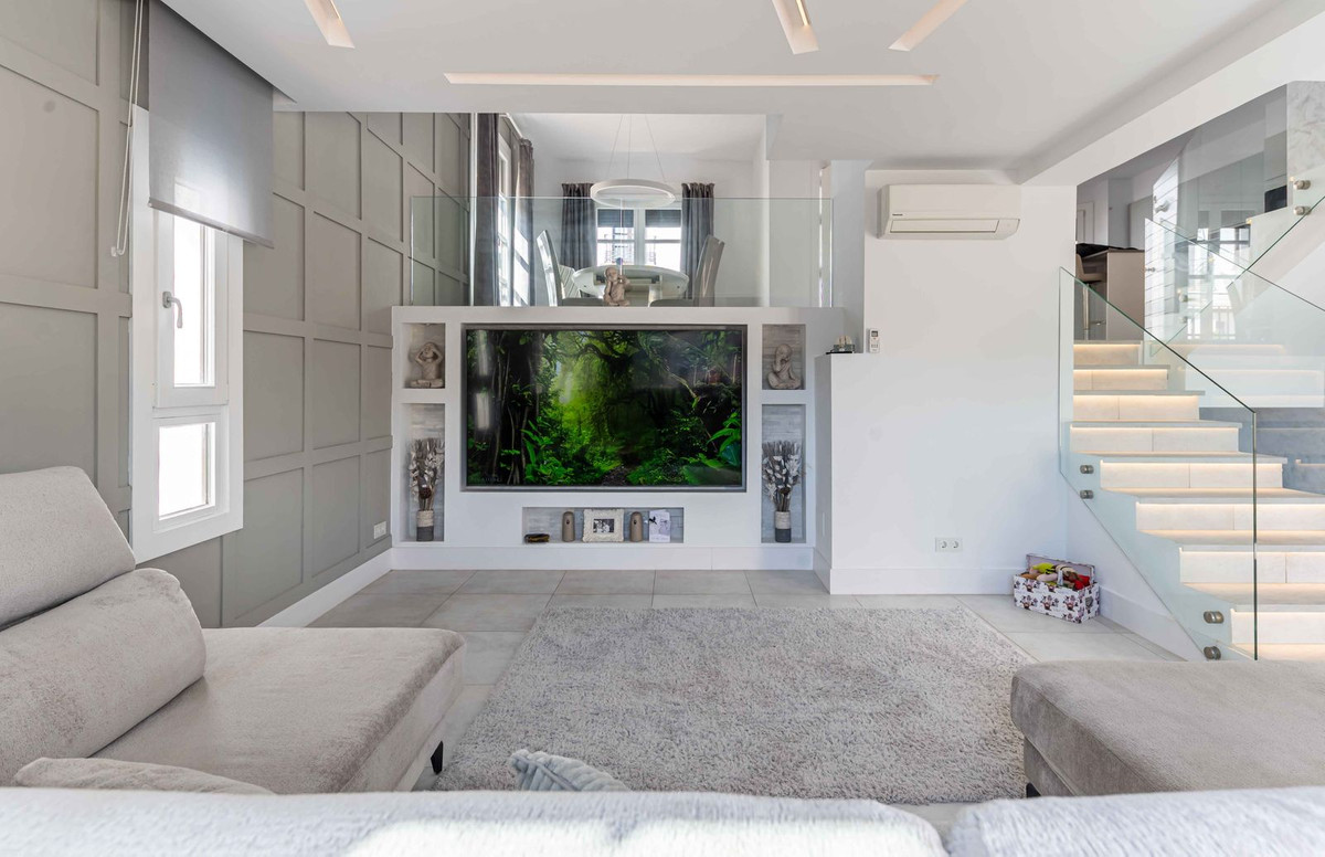 9d56d1a56d8497263d44601fb87822cb - 15