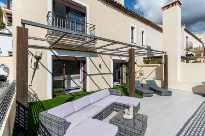 9d56d1a56d8497263d44601fb87822cb - 16