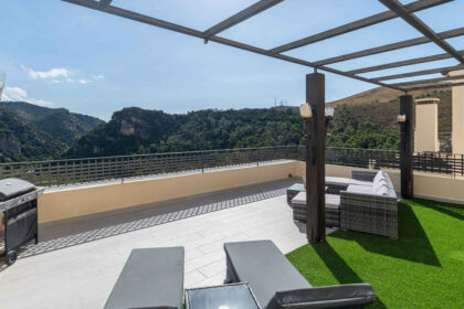 9d56d1a56d8497263d44601fb87822cb - 18