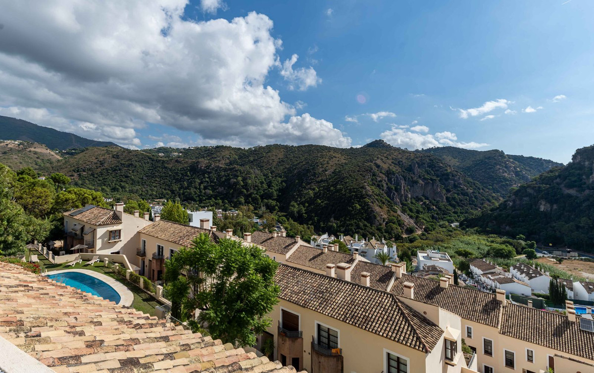 9d56d1a56d8497263d44601fb87822cb - 19