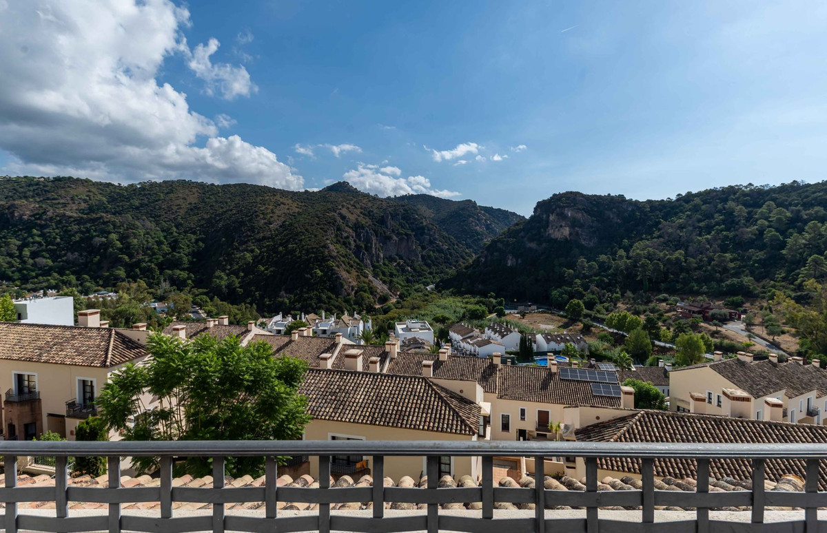 9d56d1a56d8497263d44601fb87822cb - 20