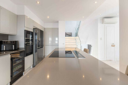 9d56d1a56d8497263d44601fb87822cb - 24