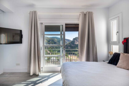 9d56d1a56d8497263d44601fb87822cb - 27