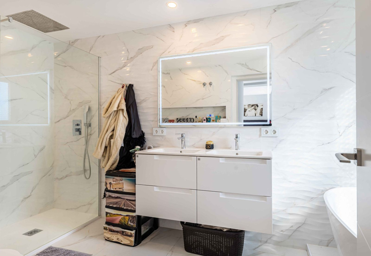 9d56d1a56d8497263d44601fb87822cb - 28