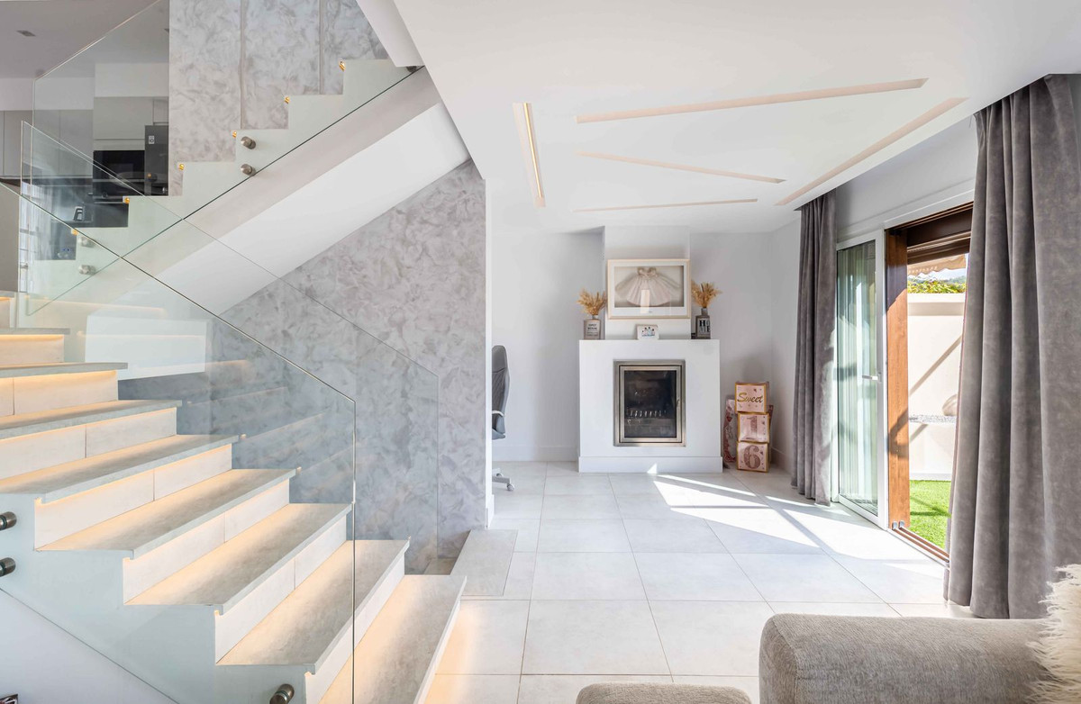 9d56d1a56d8497263d44601fb87822cb - 3