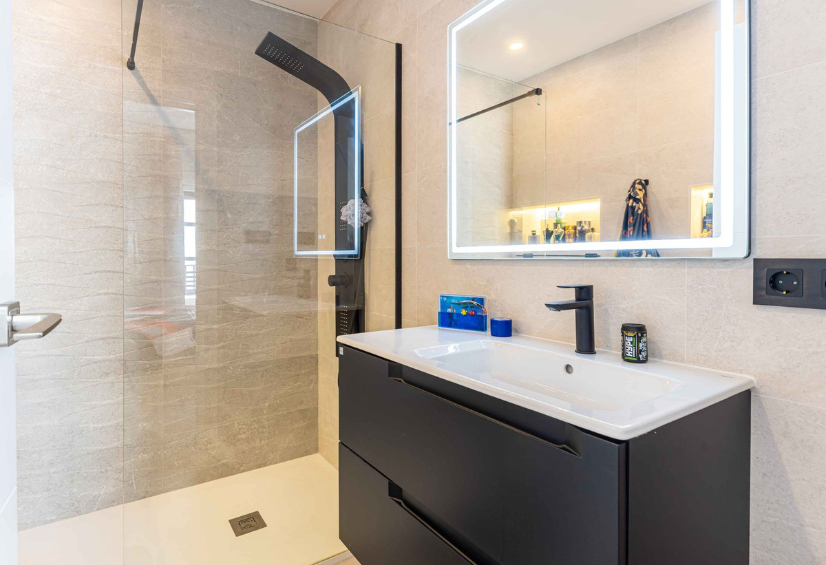 9d56d1a56d8497263d44601fb87822cb - 31