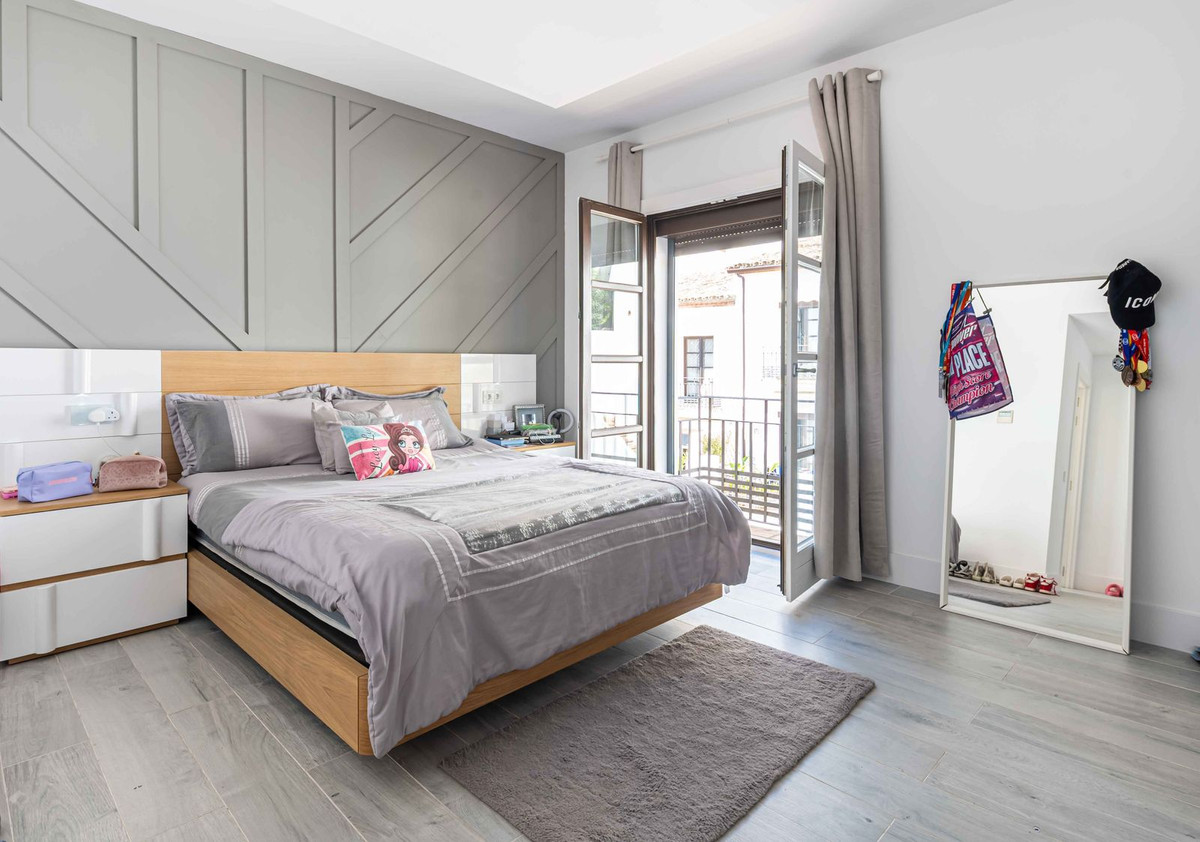 9d56d1a56d8497263d44601fb87822cb - 32