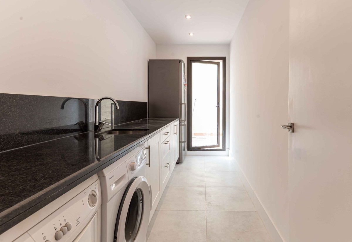 9d56d1a56d8497263d44601fb87822cb - 36