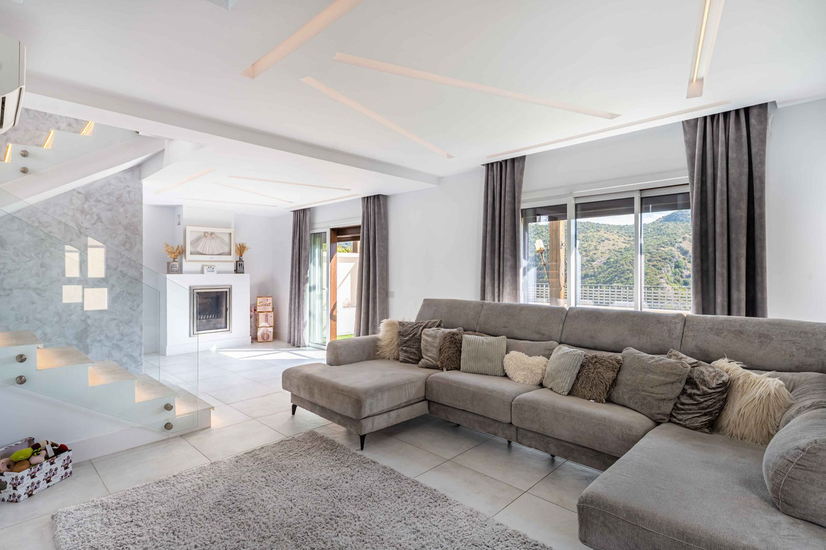 9d56d1a56d8497263d44601fb87822cb - 4