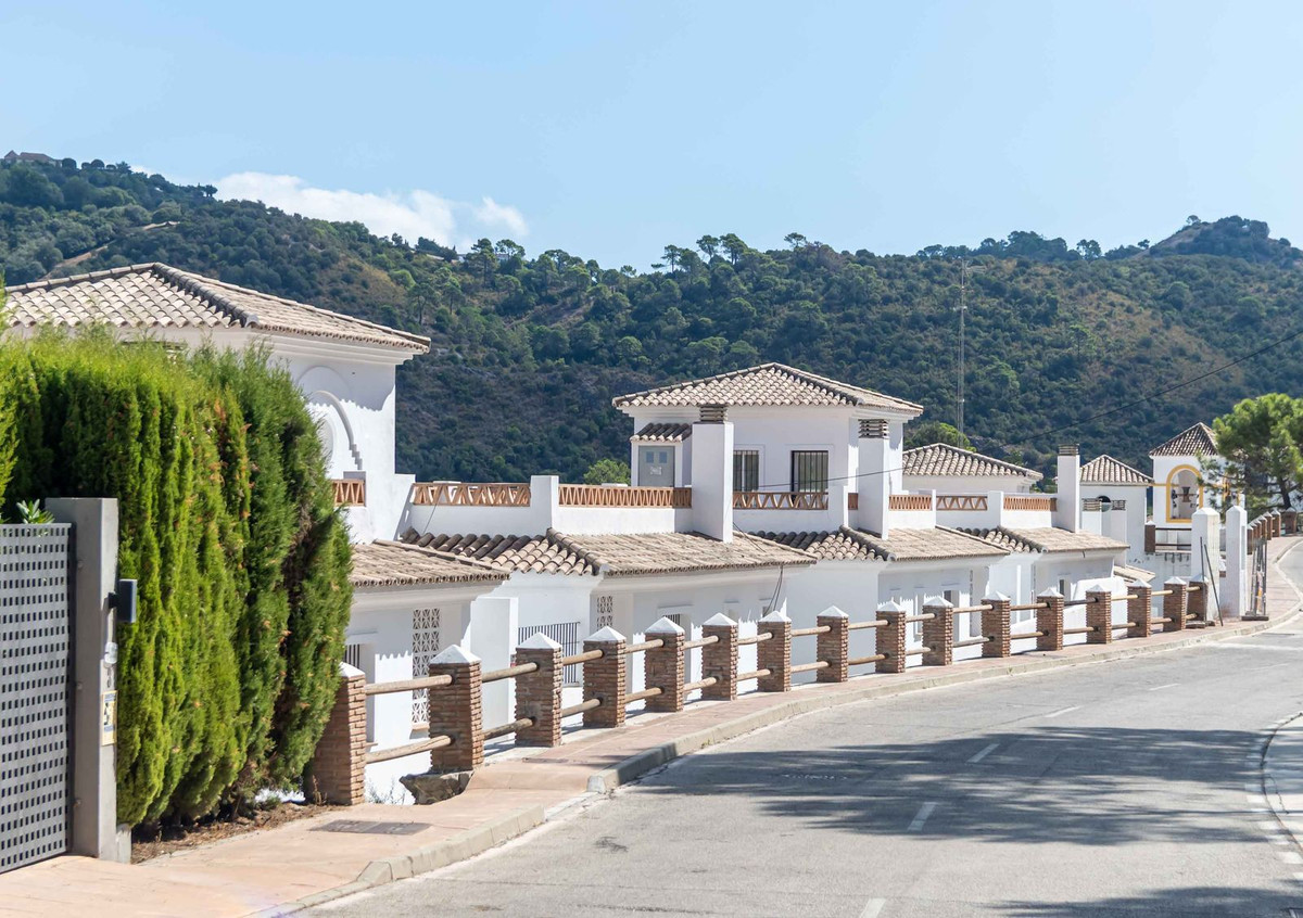 9d56d1a56d8497263d44601fb87822cb - 42