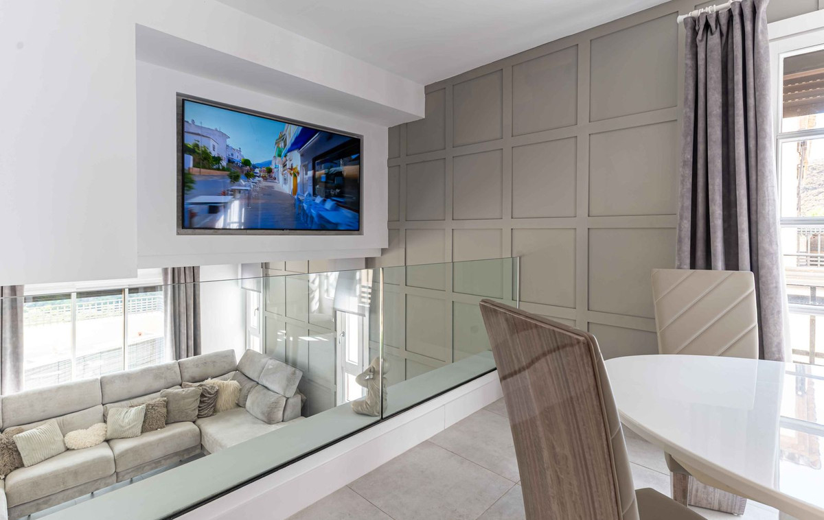 9d56d1a56d8497263d44601fb87822cb - 7