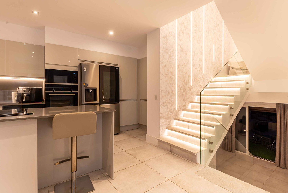 9d56d1a56d8497263d44601fb87822cb - 9