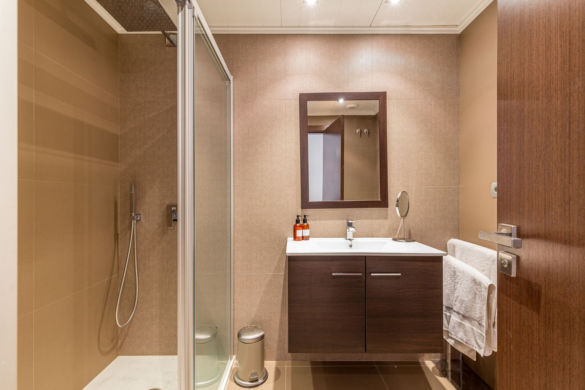 9da5d1fd8d2b73b4067c3a19d380fde0 - 11