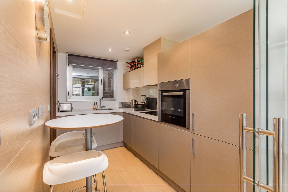 9da5d1fd8d2b73b4067c3a19d380fde0 - 9