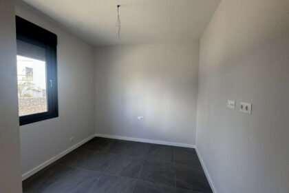 9dfa7af43864a576935bdb989e4c59ad - 4