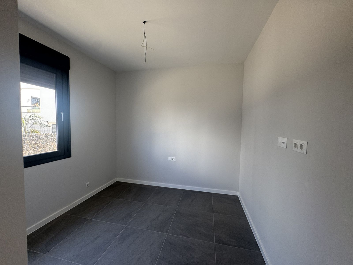 9dfa7af43864a576935bdb989e4c59ad - 4