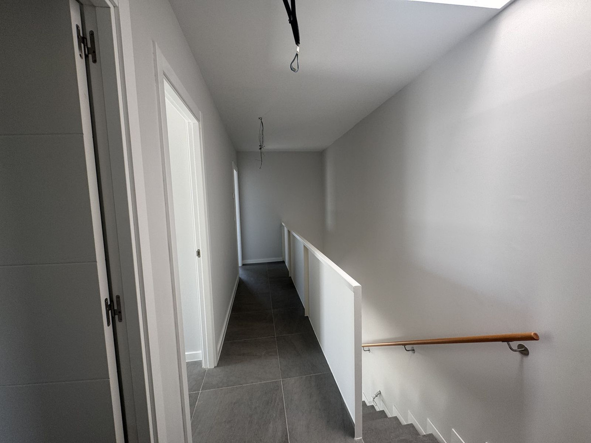 9dfa7af43864a576935bdb989e4c59ad - 5