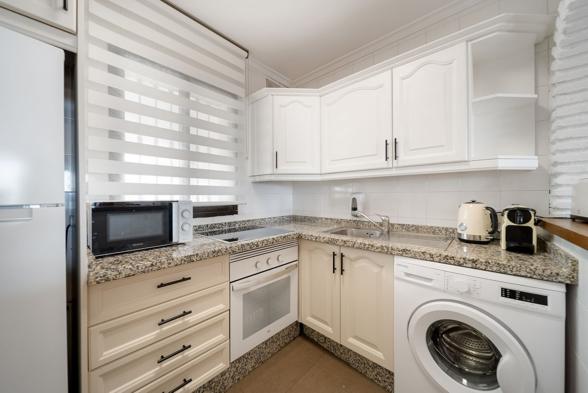 9e073de21fa597ef489e77823253e26a - 13