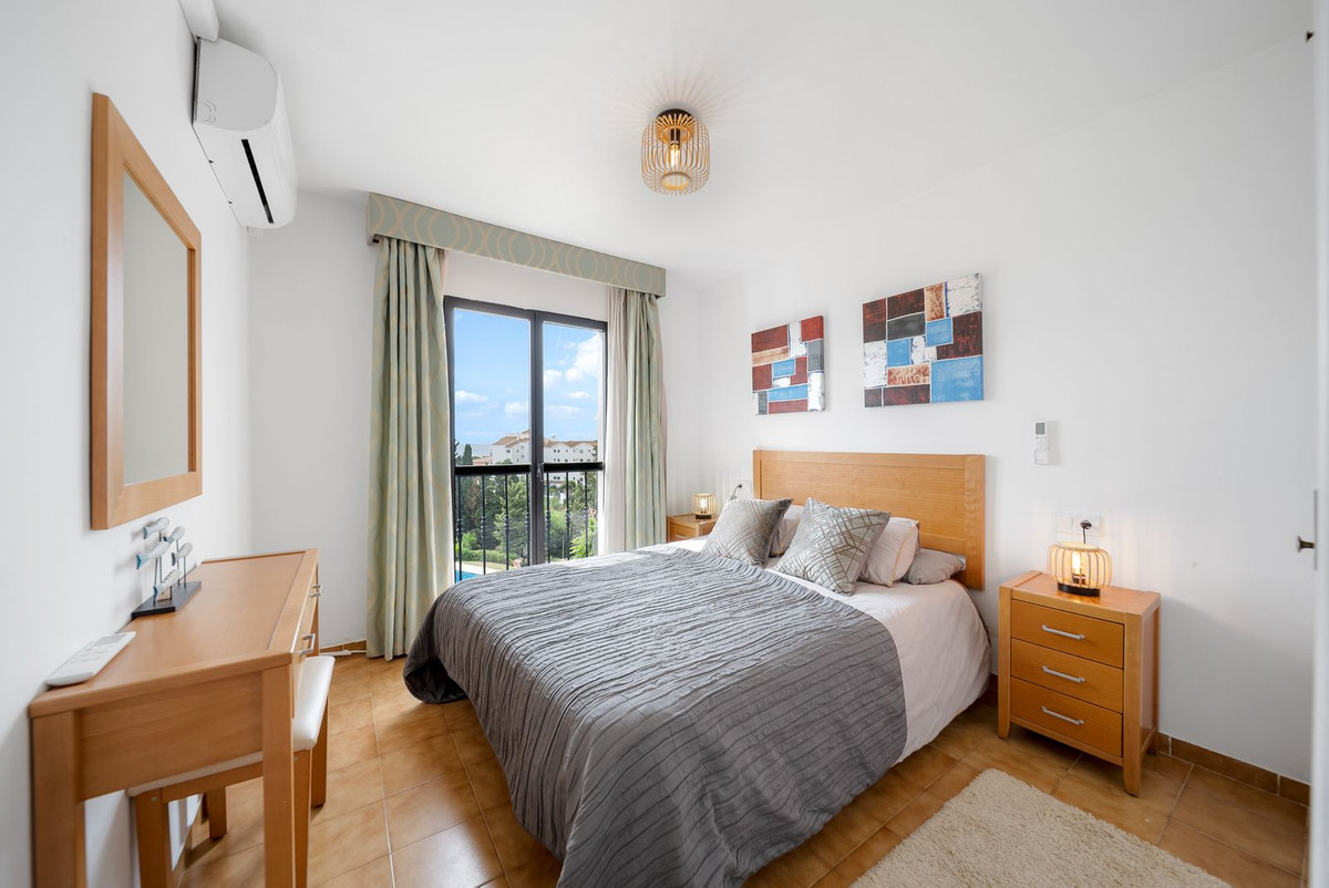 9e073de21fa597ef489e77823253e26a - 24