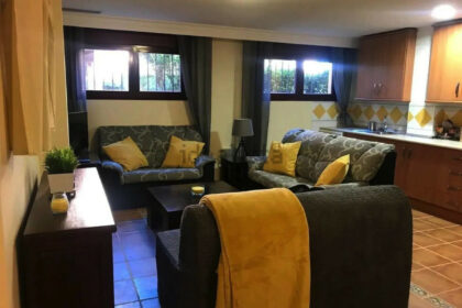 9e903c31ff42e093fae5230a13ae3940 - 18