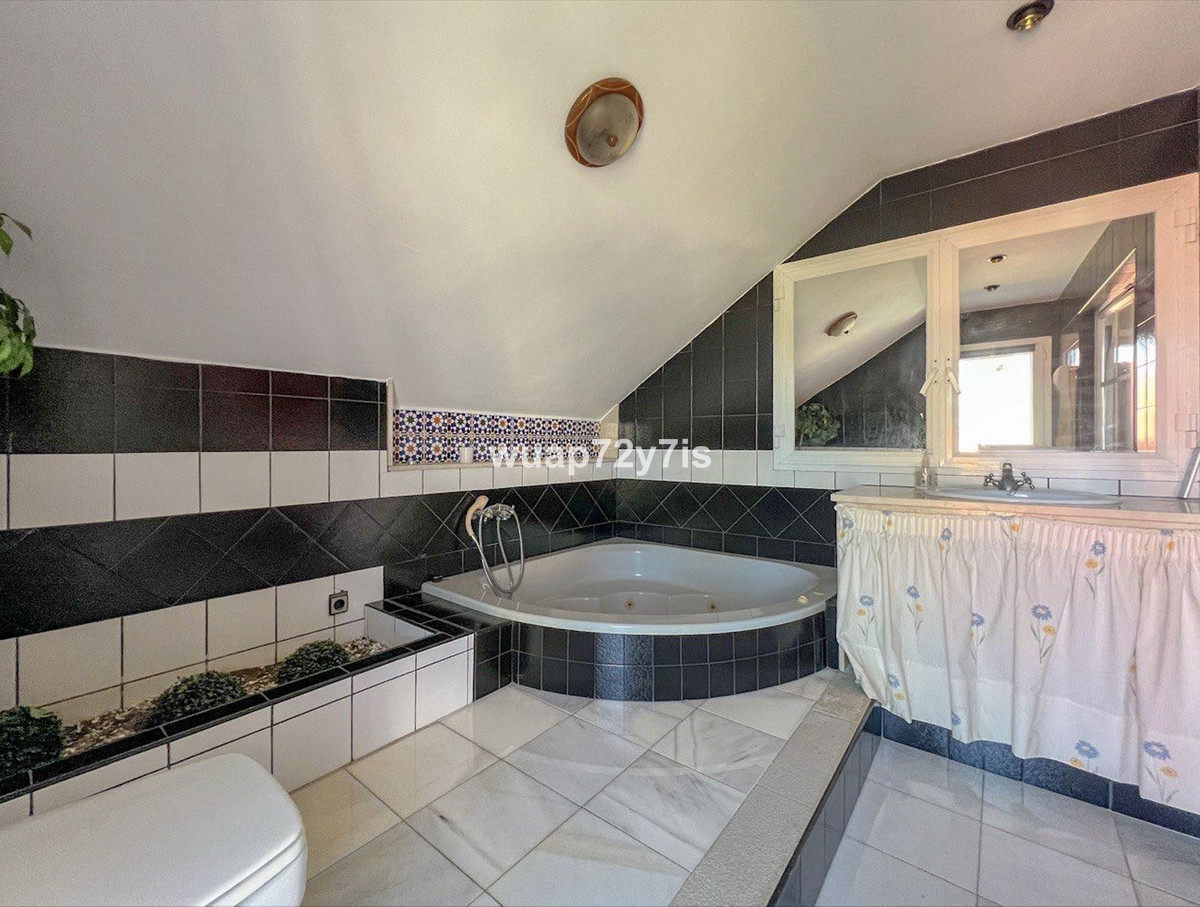 9f234c40e39f3ff38f2982829bb6eec6 - 32