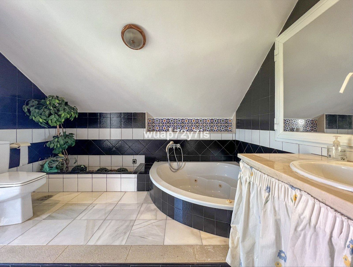 9f234c40e39f3ff38f2982829bb6eec6 - 33