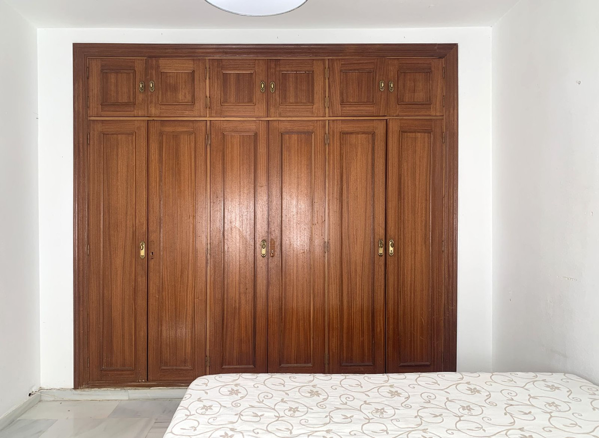 9f264aba3309f18ce15ca575bf4bc46b - 12