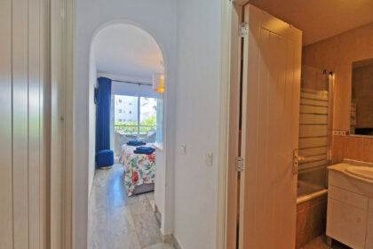 9f952b8358b44f097fed51d24bb7b20b - 21