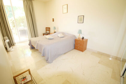 a01ff531b97d18be72ef5e80bdf7cd1a - 13