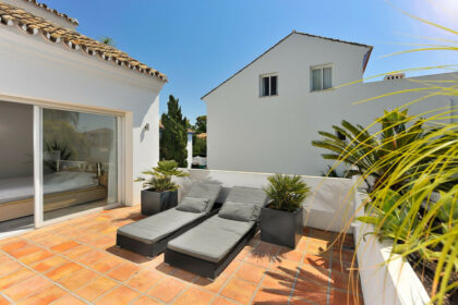 a10c7ec8e03bf8c9aecd703836ac6c99 - 24