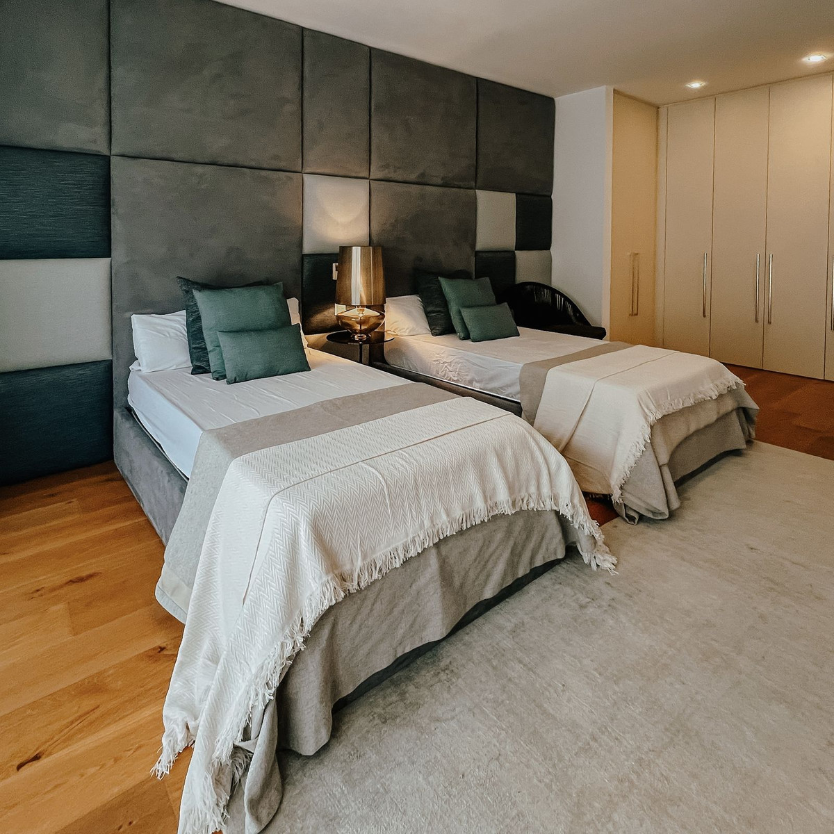 a12d83ff5ef9d02b131d31390708c6f6 - 40