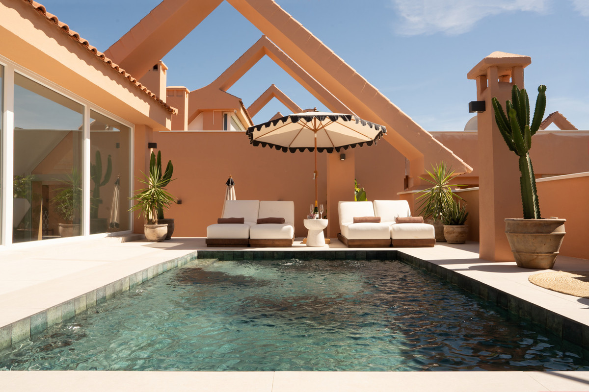 a212b6529058417fb629ab5cd3d3a804 - 18