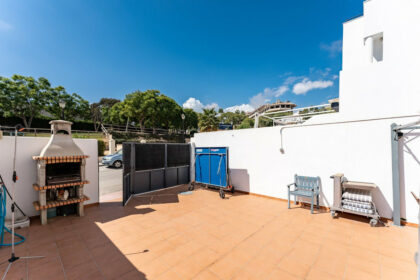 a212fb8966335afe4817d6fc831f2765 - 4