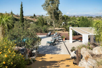 a25a9c23c0d8a91ce122a0f6d05121cc - 11