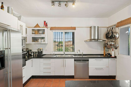 a25a9c23c0d8a91ce122a0f6d05121cc - 16