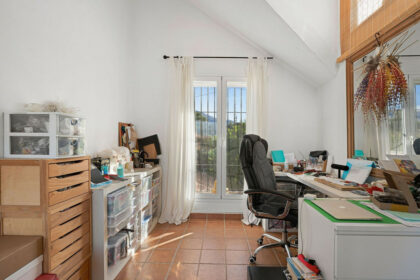 a25a9c23c0d8a91ce122a0f6d05121cc - 19